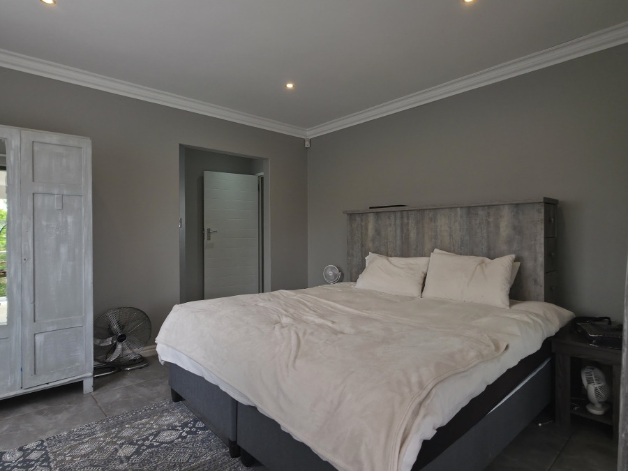 5 Bedroom Property for Sale in Noorsekloof Eastern Cape